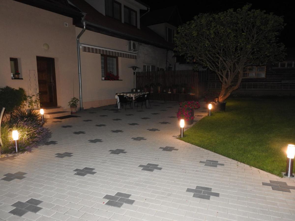 Ferienwohnung Sofia Veternik C Kremnitz Exterior foto